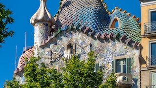 Kinetische Skulpturen im neu eröffneten Ausstellungsraum: Die Casa Batlló verbindet Gaudís Erbe mit zeitgenössischer Kunst.