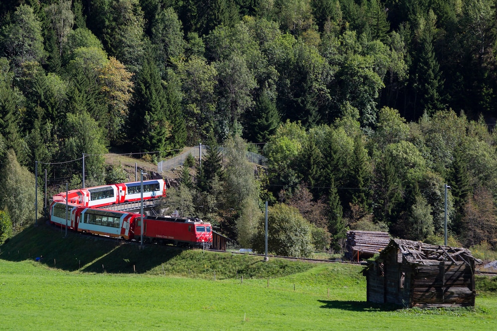 Tunnels, Viadukte, Ausblicke ... Wer mit dem Glacier Express anreist, erlebt eine der spektakulärsten Bahnstrecken der Welt