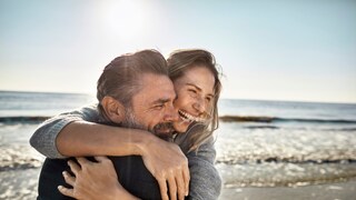 Glückliches Paar am Strand