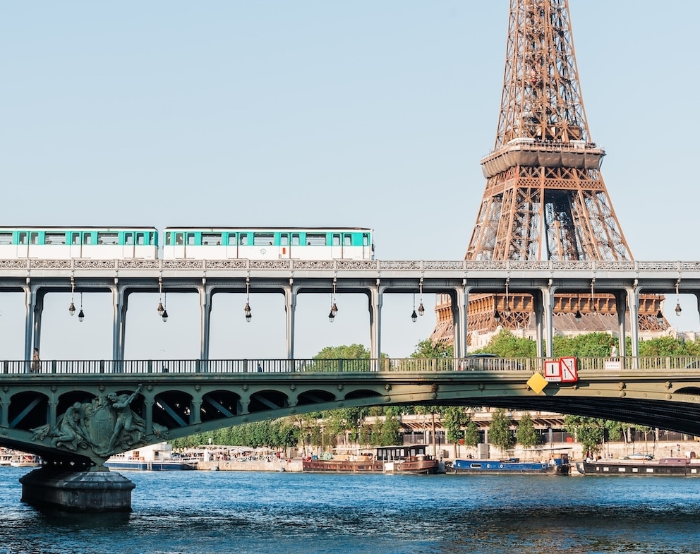 Bahnreise Zug Reisen Paris Frankreich