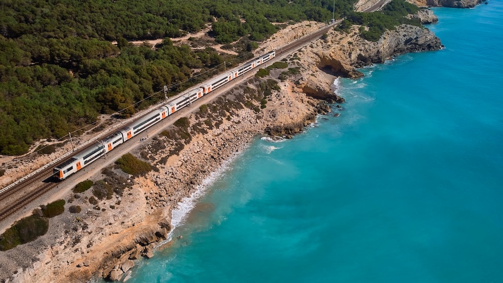 Zugreisen bahn reisen barcelona spanien