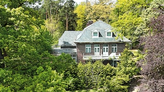 Das ehemalige Waldhotel Seehof Atterwasch wird versteigert