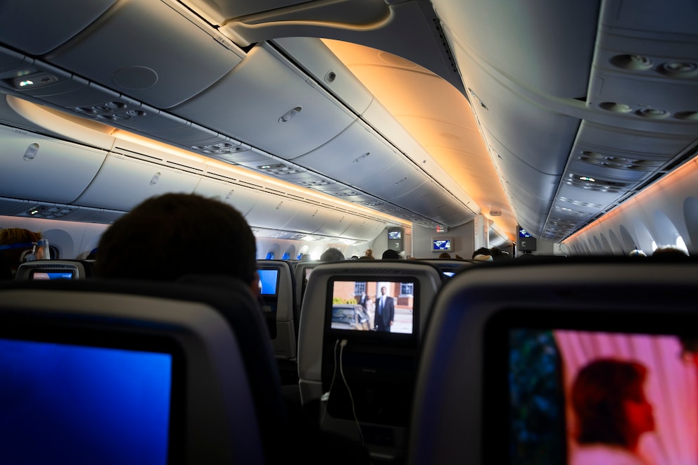 Why People Cry on Airplanes: The Mile Cry Club Explained