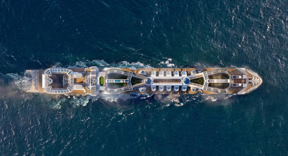 At 1.6 kilometers long, the 'Freedom Ship' would be more than four times the length of today's largest cruise ships