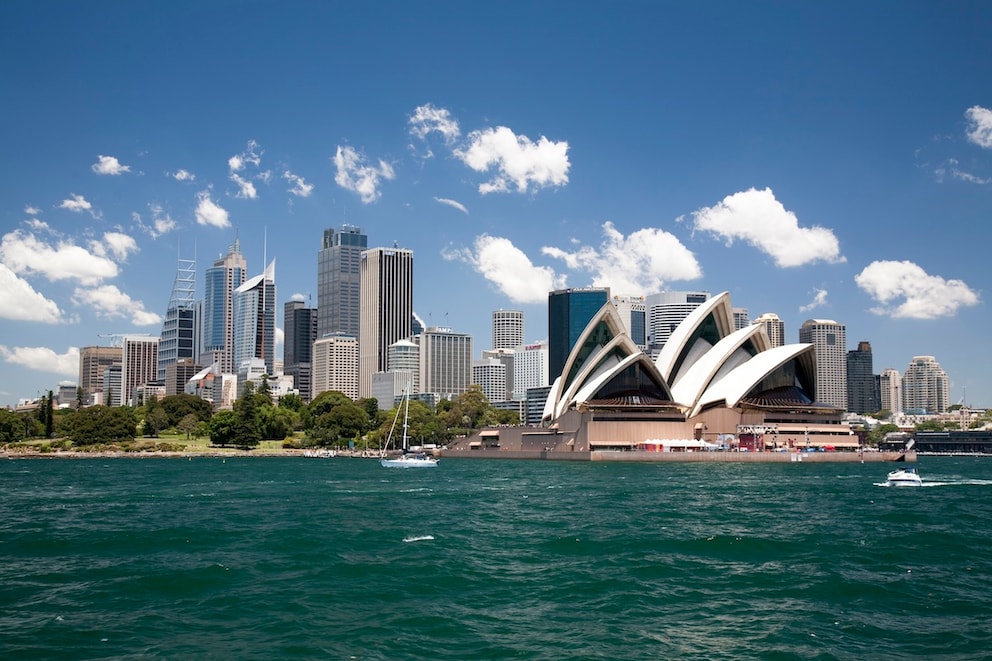 Rank 3 of the most beautiful cities in the world according to locals: Sydney