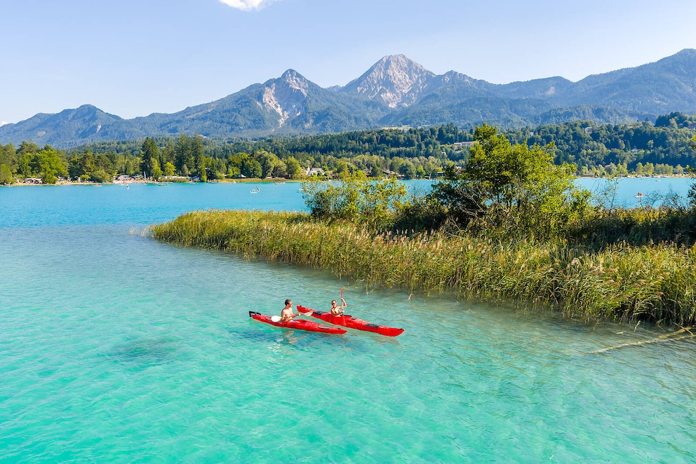 Das türkisfarbene Wasser erinnert an die Karibik: Der Faaker See gehört zu den schönsten Ausflugszielen Kärntens