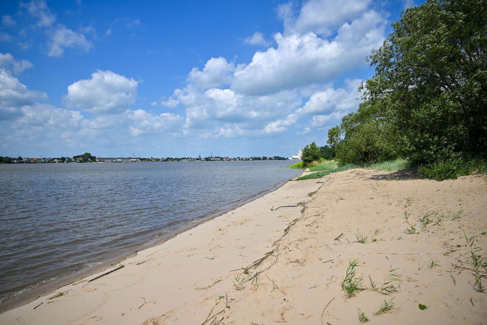 Strand auf der Weserinsel Harriersand