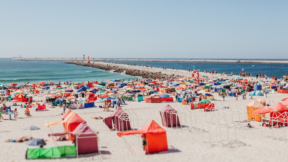 Strand Streit Portugal Sonnenschirme Karten