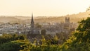 Einwohner dieser Stadt sind am gl&uuml;cklichsten. Erkennen Sie sie?