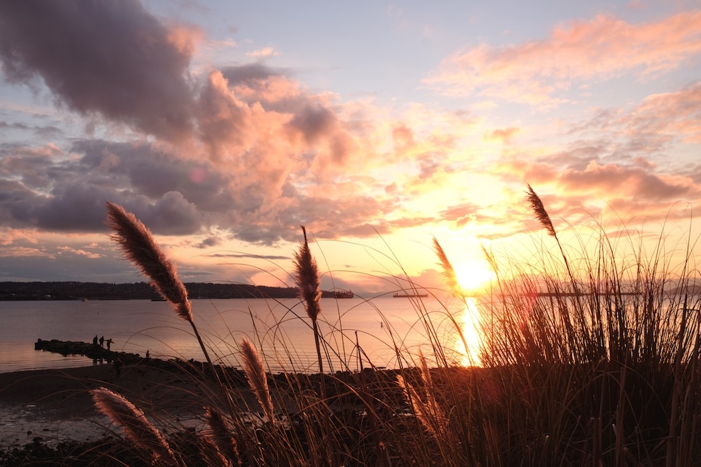 Stunning views over English Bay at the eponymous city beach in Vancouver