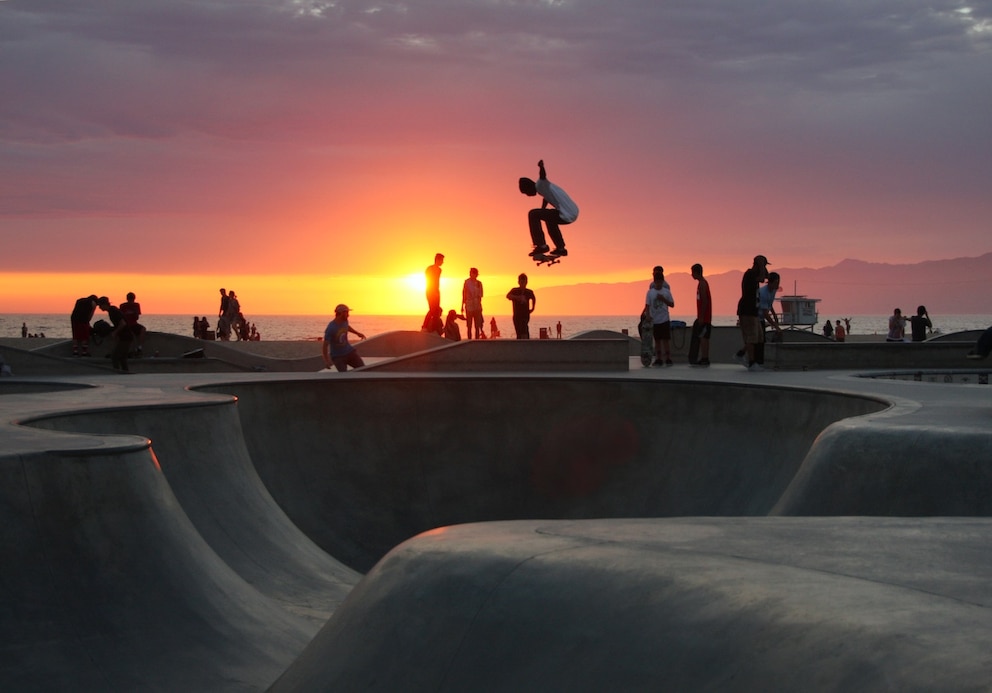 Skater am Venice Beach in der Abendsonne