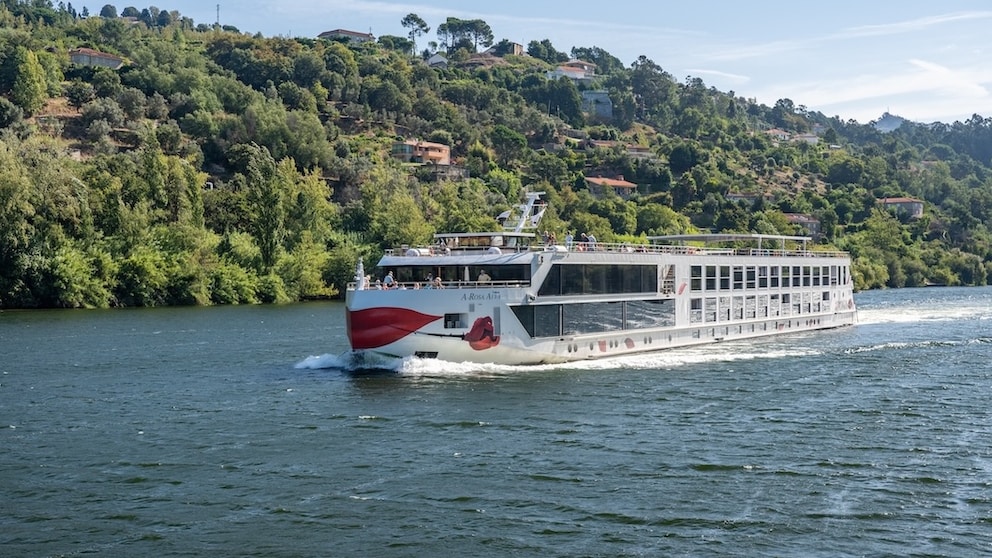 Niedrigwasser bedeutet Hausforderungen für Flusskreuzfahrten wie z. B. die von Ar