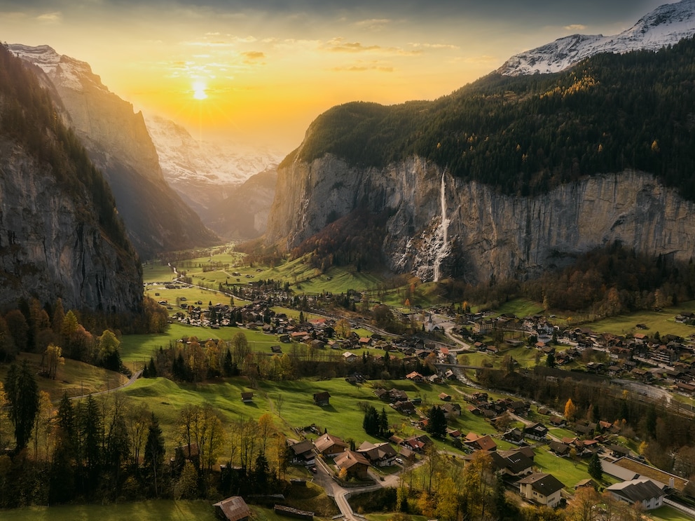 Lauterbrunnen Switzerland Staubbach Waterfall