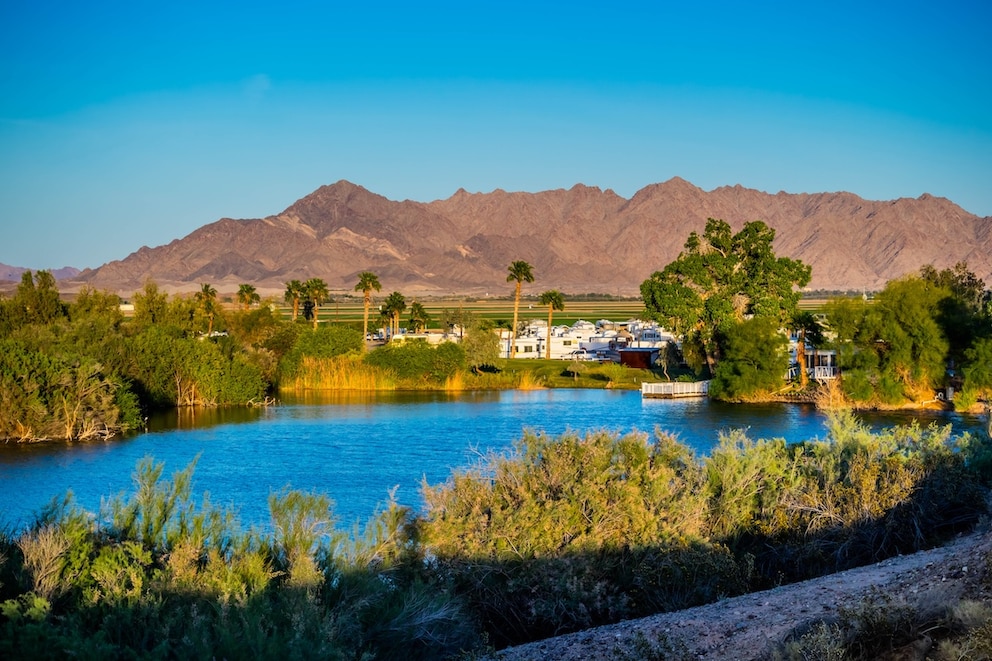 Yuma Sun USA Lake