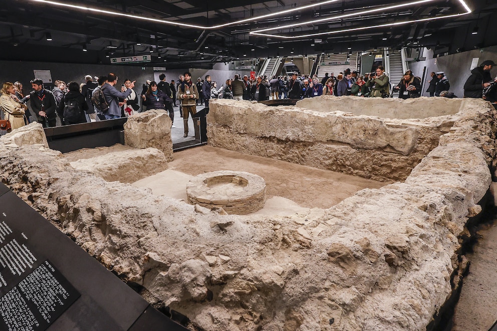 Arch&auml;ologie-Fans k&ouml;nne in Roms neuer Metro-Station am Kolosseum Ausgrabungen bewundern