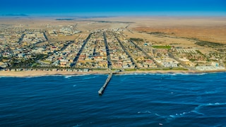 Der Stadtstrand von Swakopmund in Namibia