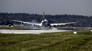 Harte Landung eines Flugzeugs