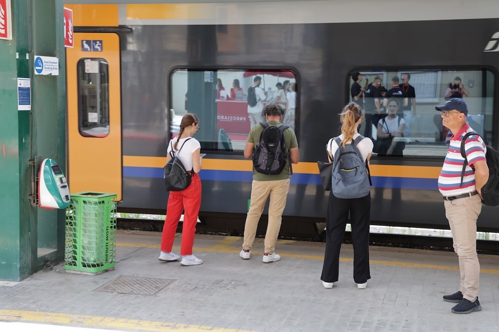 platform train Italy ticket