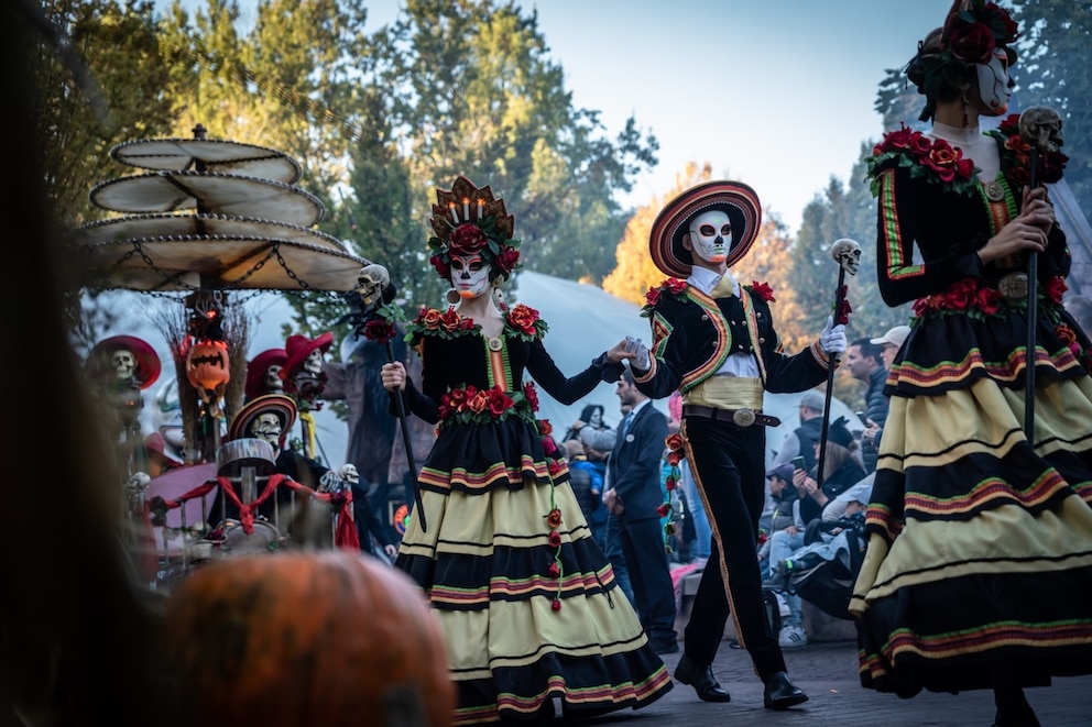 europa park deutschland halloween parade