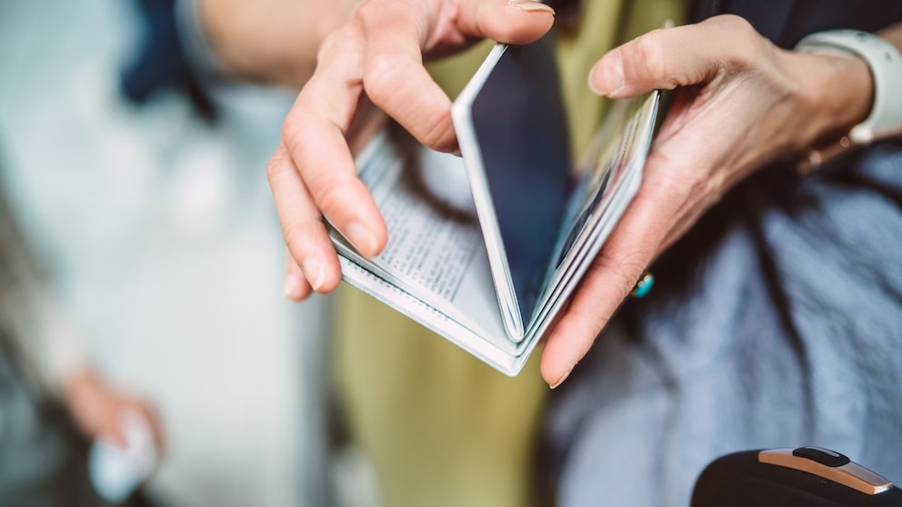 Wie kann man den Reisepass vor Datenklau schützen?
